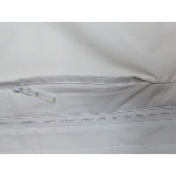 $400 Arc'teryx Veilance Cosine Insulated Jacket Size Medium White (Small Flaw) - Picture 3 of 16